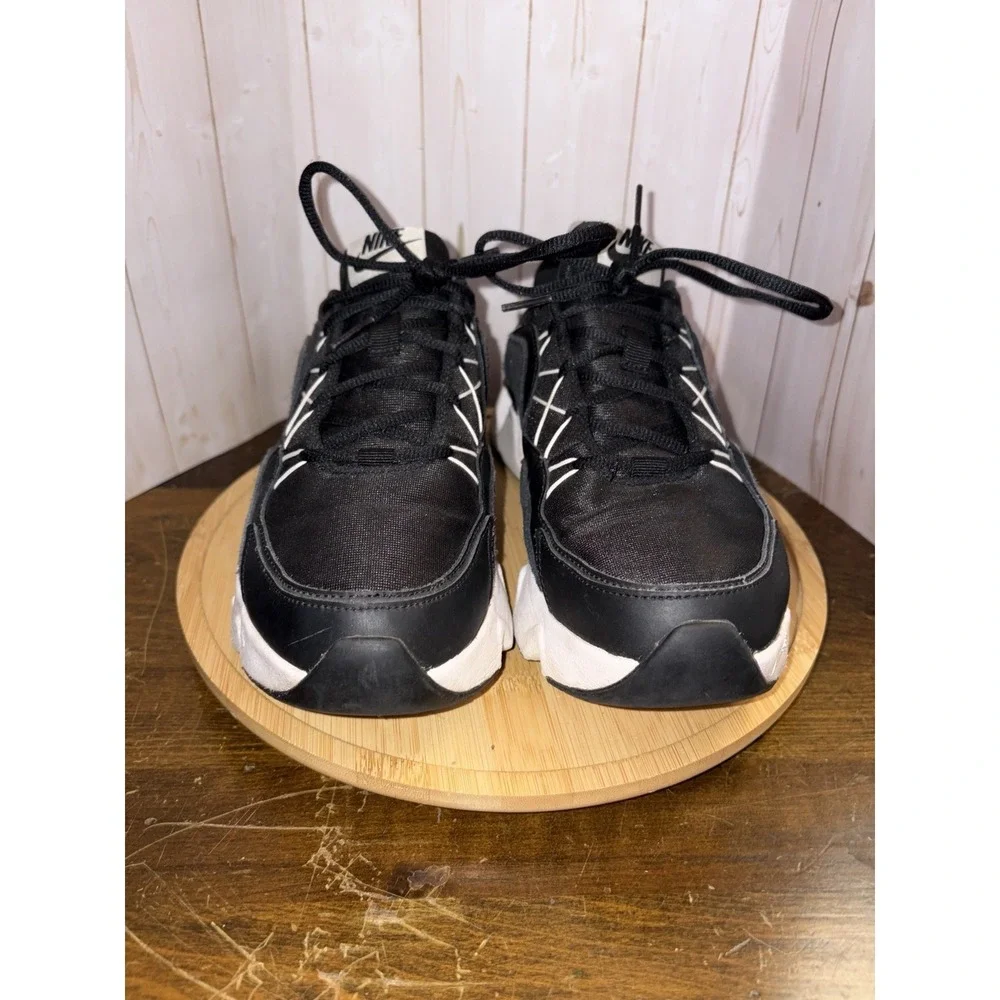 Nike Ryz 365 Womens Athletic Sneakers Black/White Size 9.5